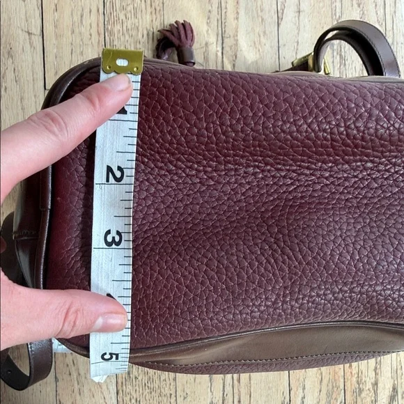 Dooney & Bourke Elegant Burgundy Leather Bucket Bag - Picture 11 of 11
